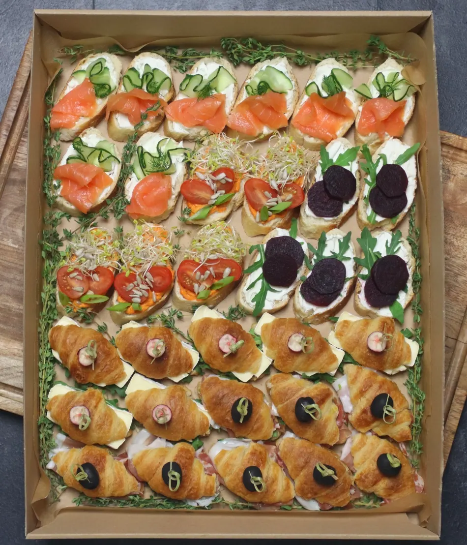 Box mini croissant i kanapeczki